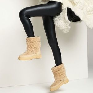 Gorgeous winter faux fur boots worn 1-2 times